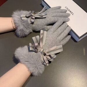 <AUTHENTIC>Chanel Gray Wool Fur Bow Gloves